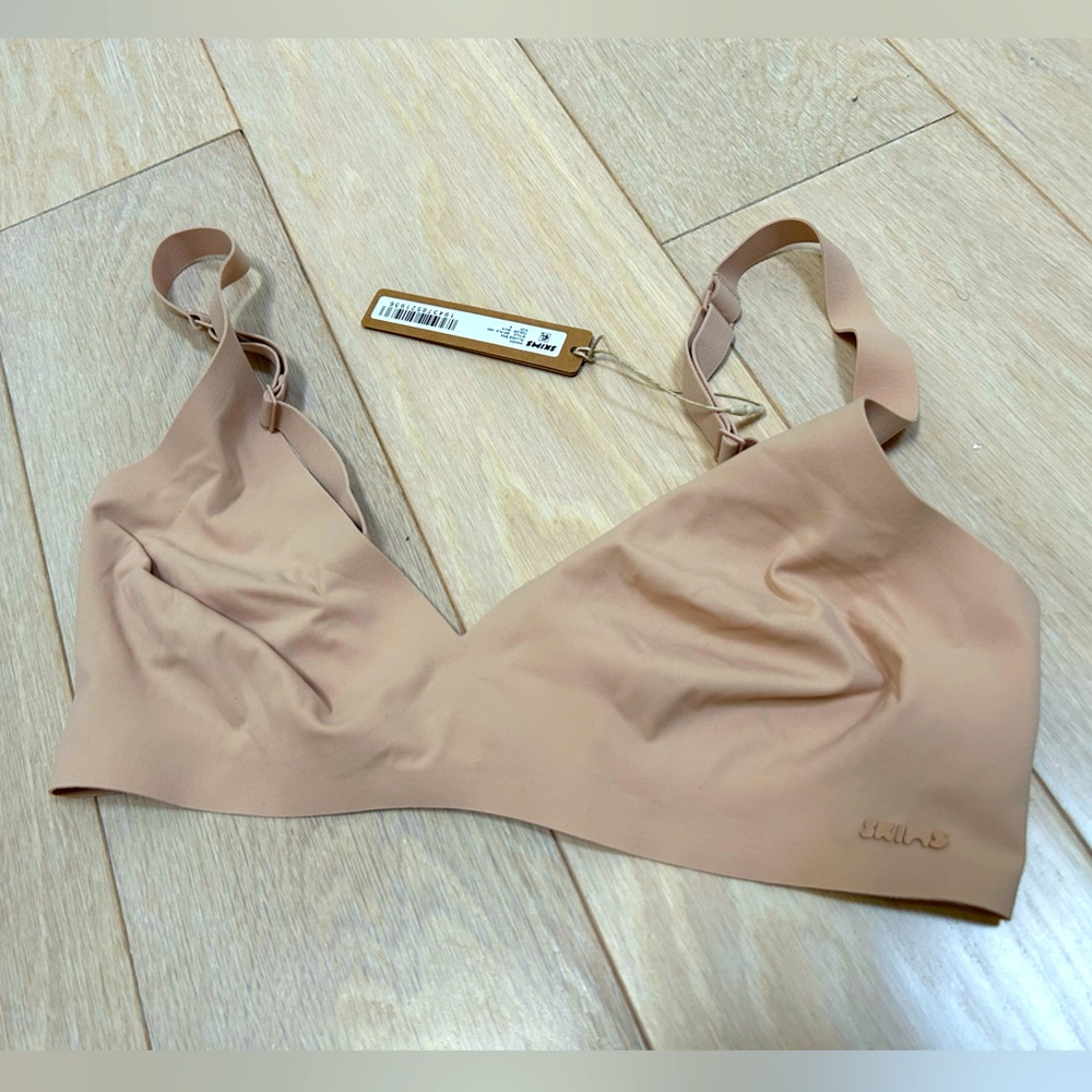 Skims Naked Plunge bralette Mica